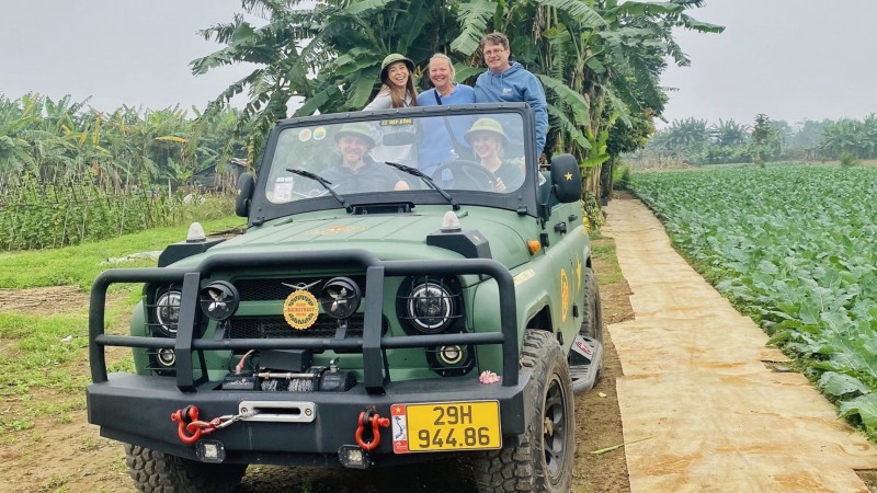 Bat Trang by Jeep: Countryside & Pottery Adventure Half Day — 2