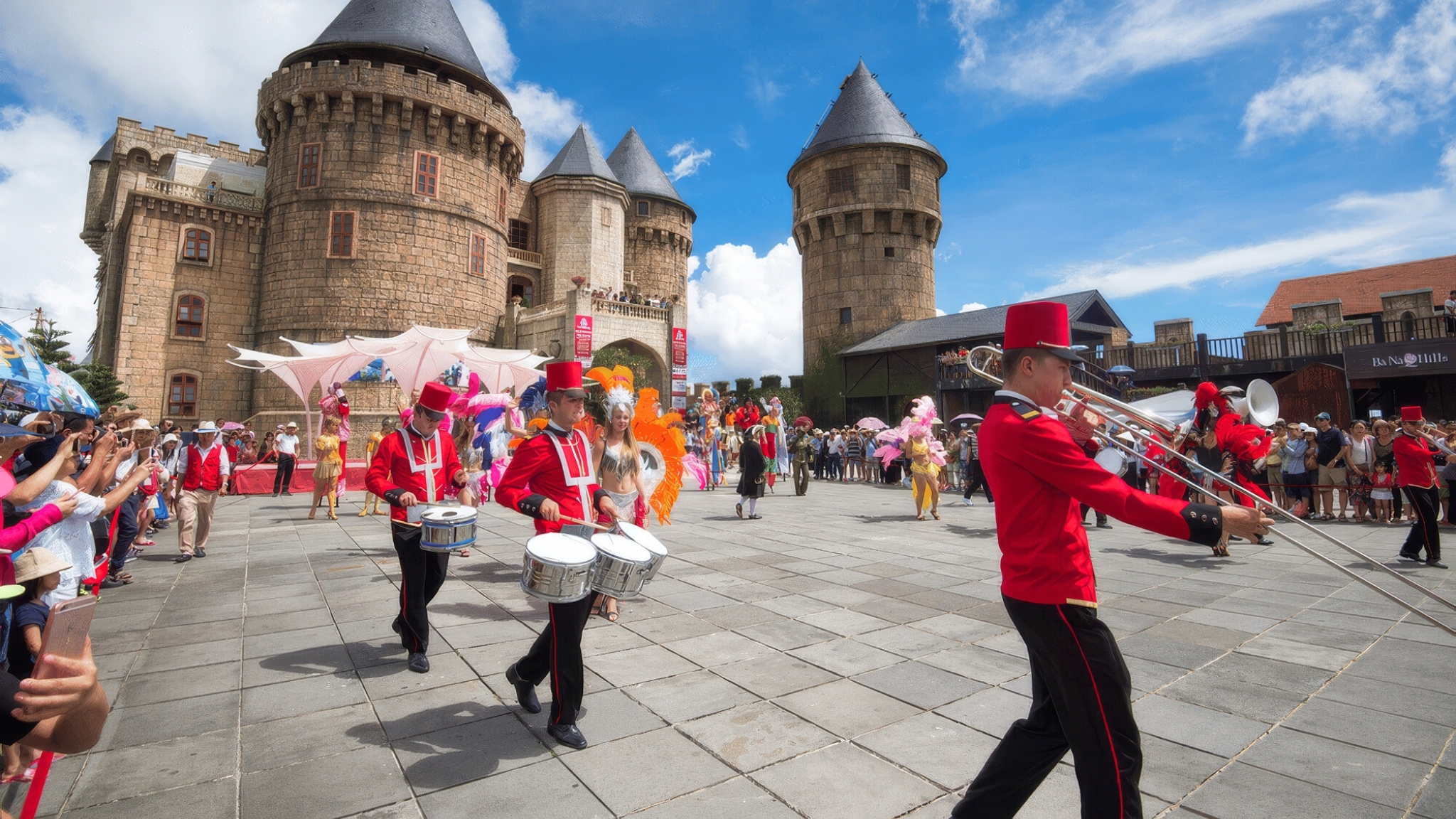 Central Vietnam: Da Nang, Hoi An & Ba Na Hills