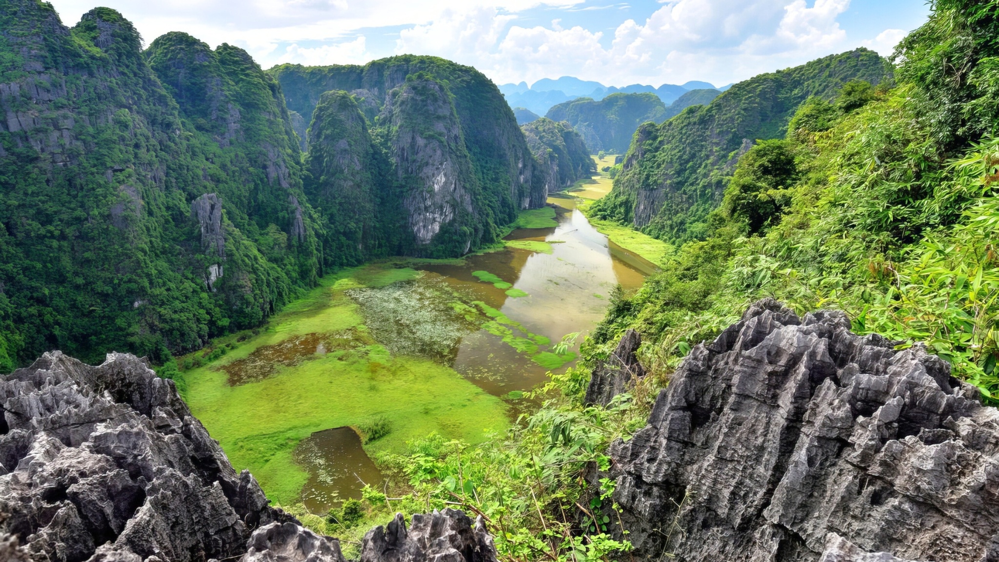 Hanoi, Halong Bay, Ninh Binh Budget Glimpse