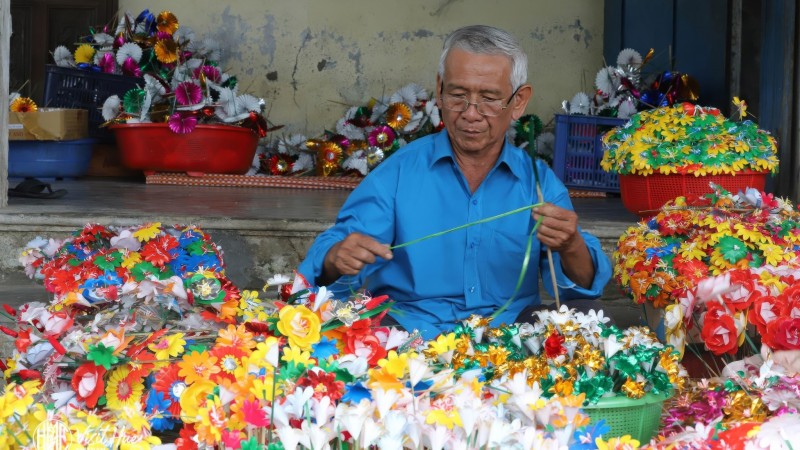 Imperial Taste on Perfume River Cruise — 3