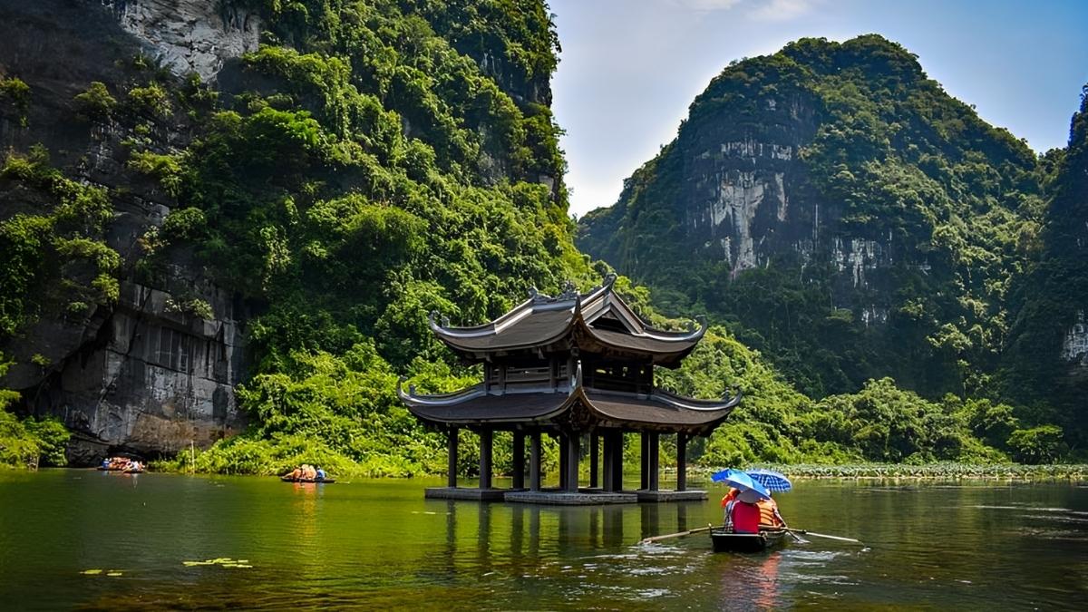 Ninh Binh Day Trip from Hanoi (Premium)