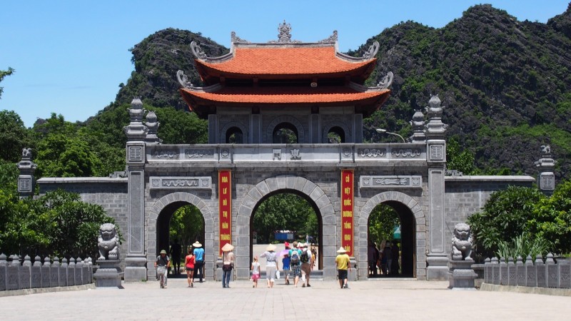 Ninh Binh: Hoa Lu - Tam Coc - Mua Cave (Deluxe Group from Hanoi) — 2