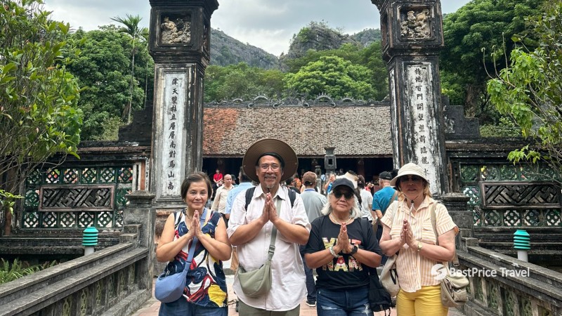 Ninh Binh: Hoa Lu - Tam Coc - Mua Cave (Deluxe Group from Hanoi) — 3